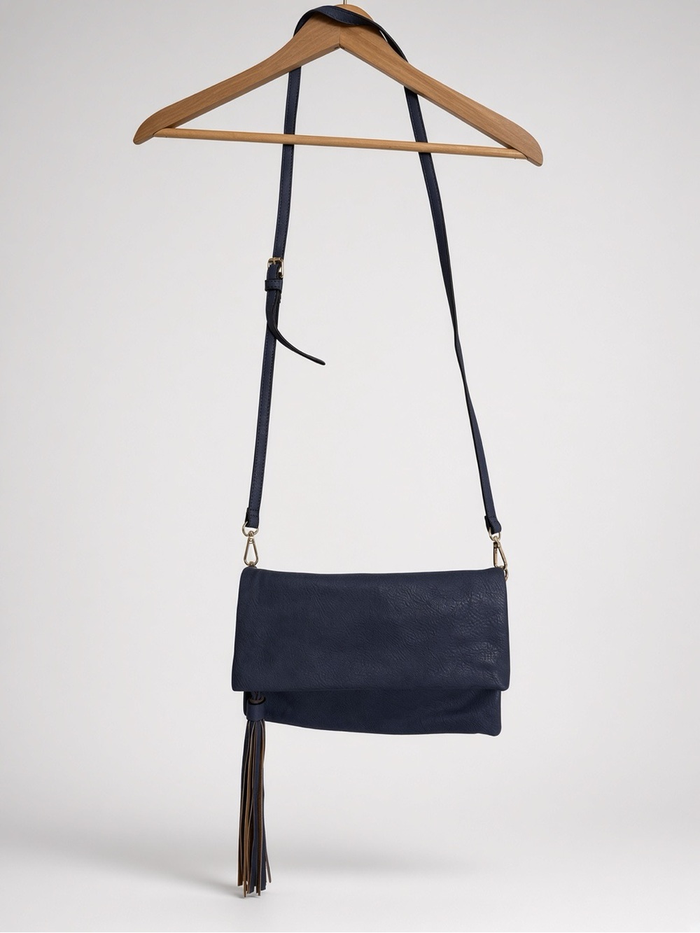 Jen & Co NWT Classic Navy Crossbody Flap Bag with Camel accent Tassel